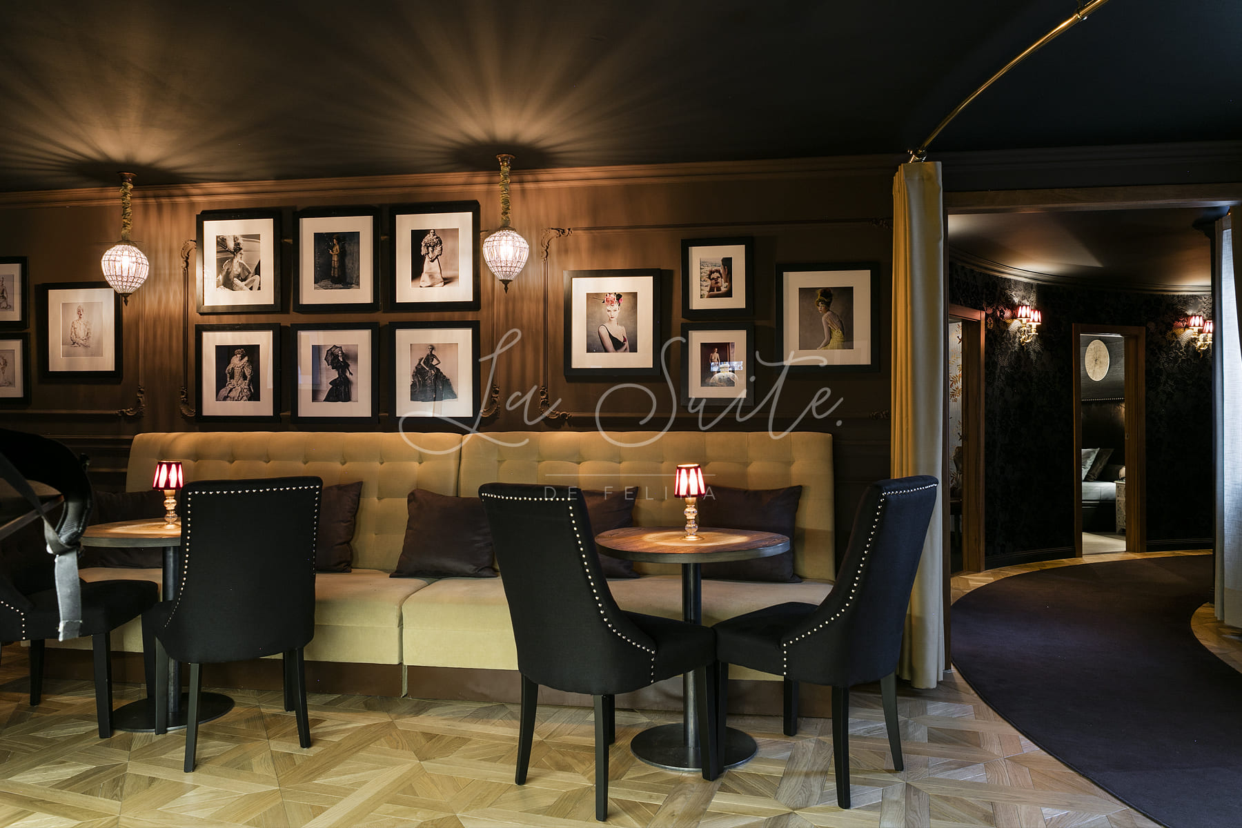 Bar élégant, avec un décor victorien luxueux et discret dans La Suite, Barcelone