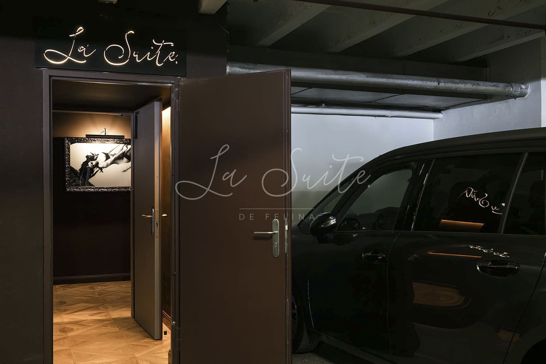 Entrée discrète dans le parking souterrain de la luxueuse maison d'escorte La Suite, Barcelone